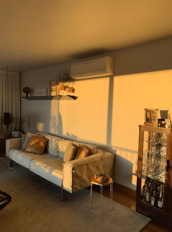 Sala de estar de Priscila Fecher no empreendimento Àrbol