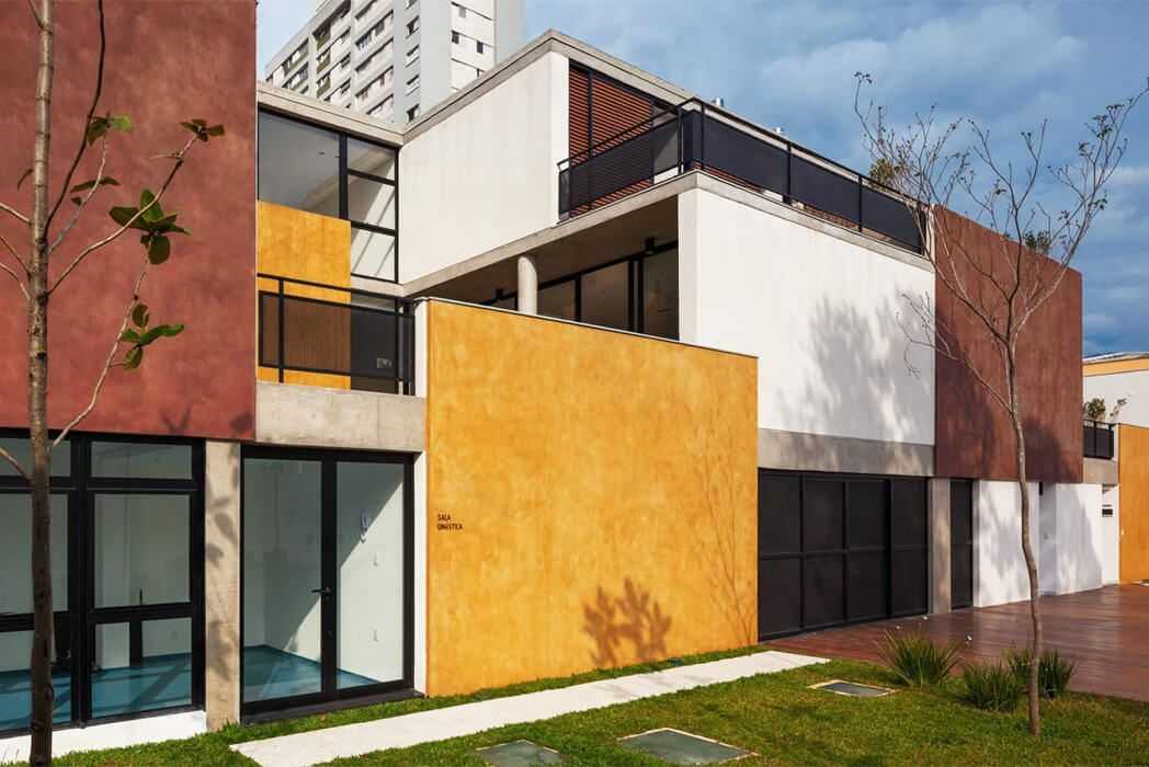 Fachada do Bernarda Luiz