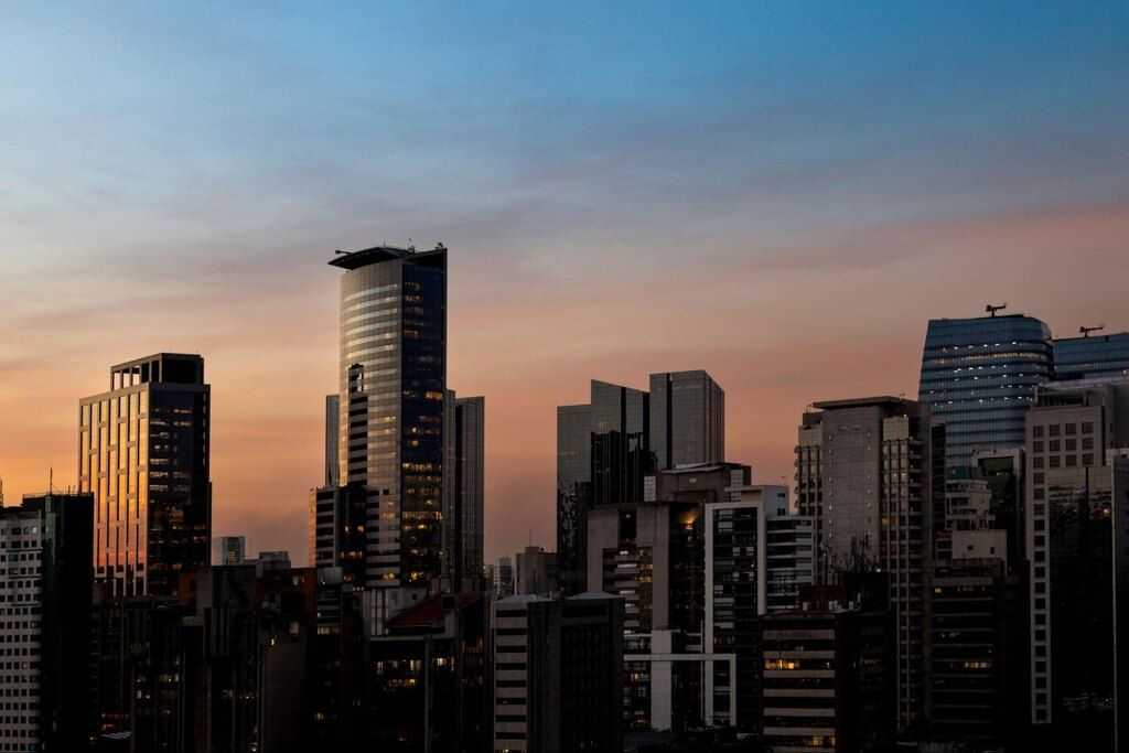 prédios nas zonas de São Paulo