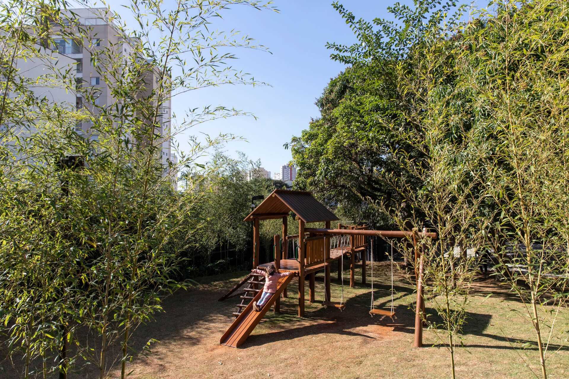 Idea!Zarvos transforma terreno do Floresta em praça para o bairro