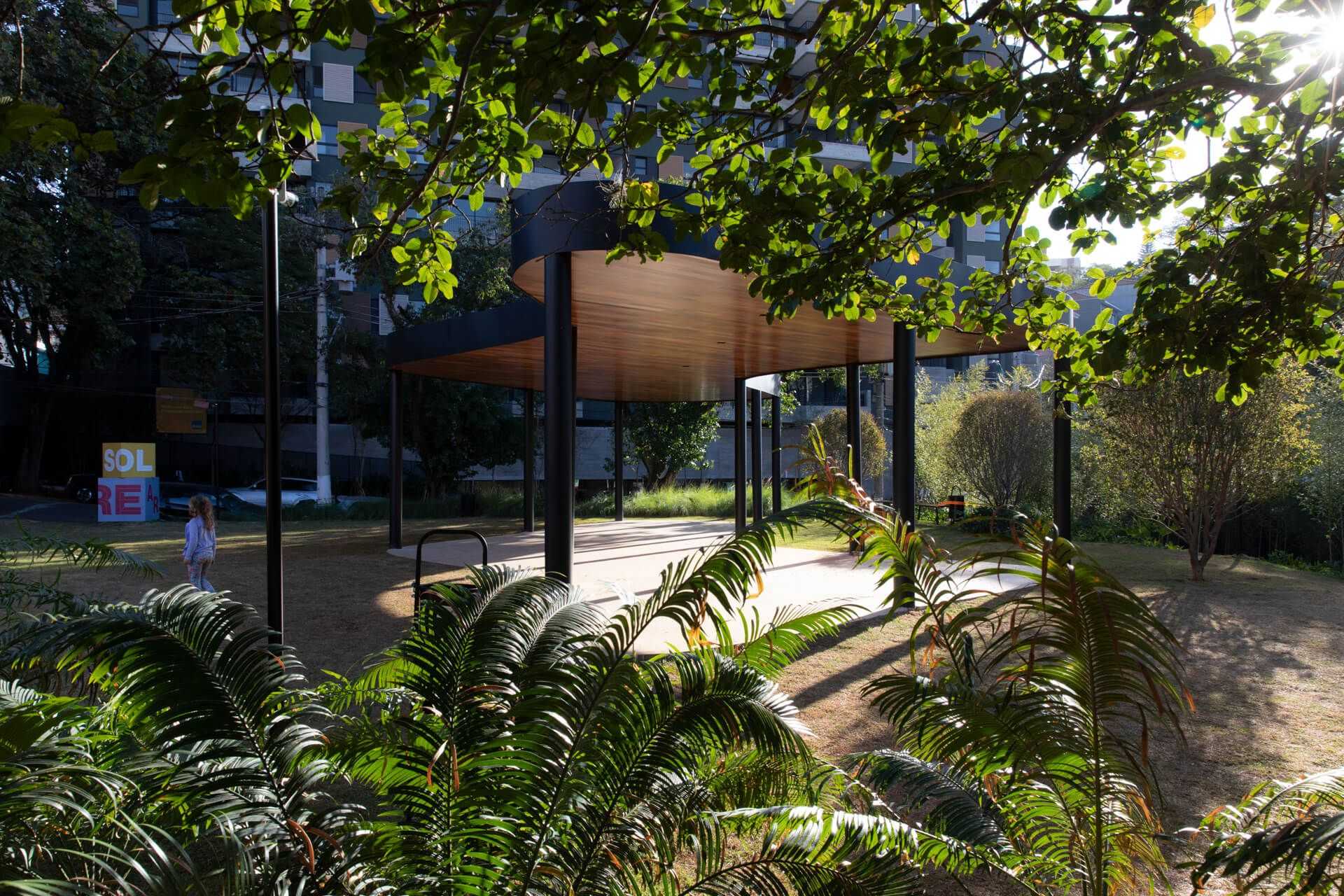 Idea!Zarvos transforma terreno do Floresta em praça para o bairro
