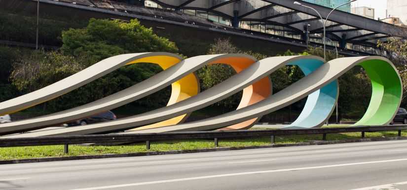 Obra de Tomie Ohtake na Avenida 23 de Maio, em São Paulo | Foto: Instituto Tomie Ohtake/CASACOR